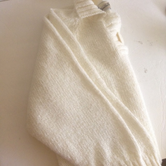 Diane Von Furstenberg Ivory Vintage Sweater, Winter, Warm, Pullover - Picture 4 of 6